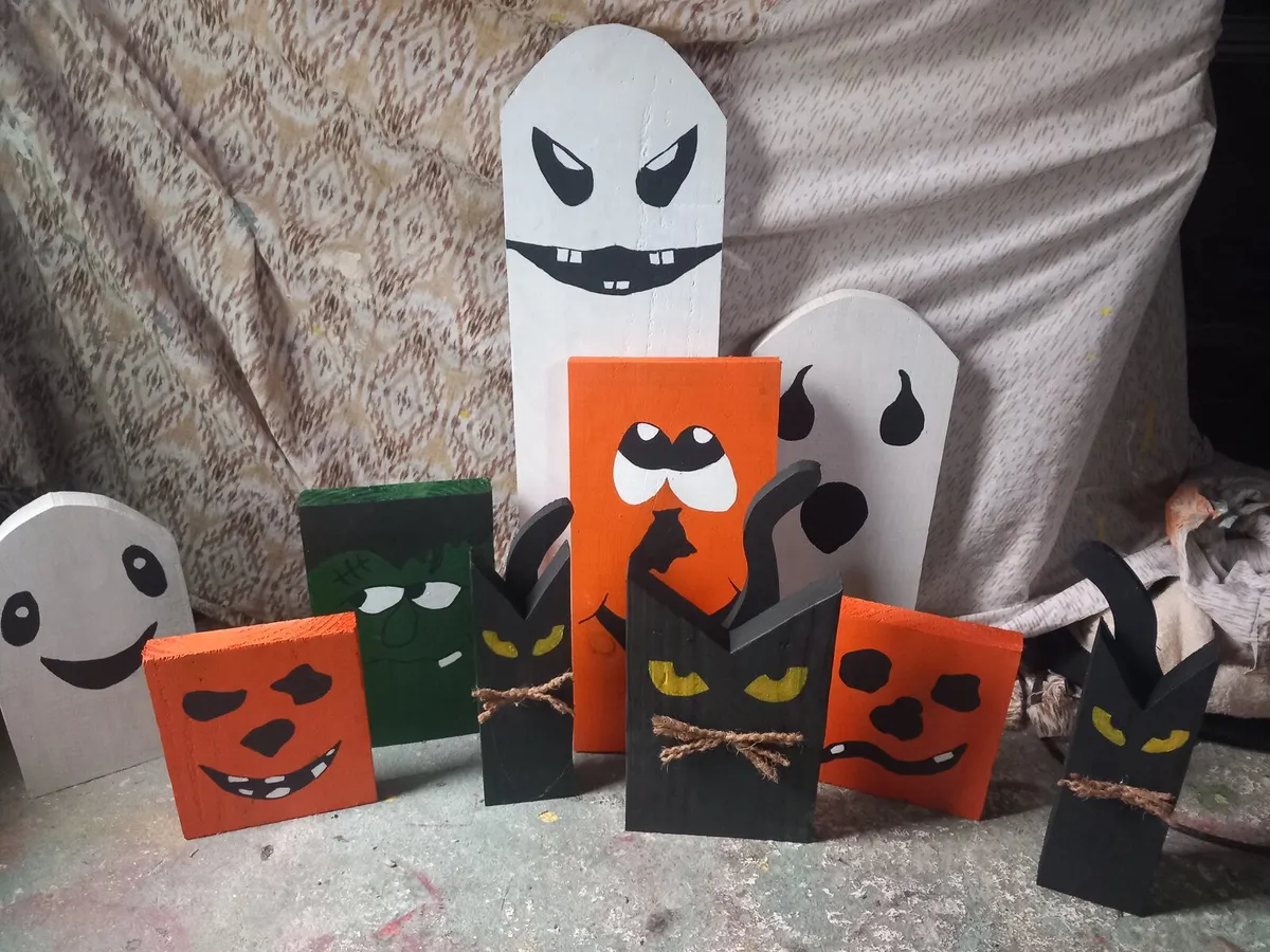 Halloween decorations - Image 1