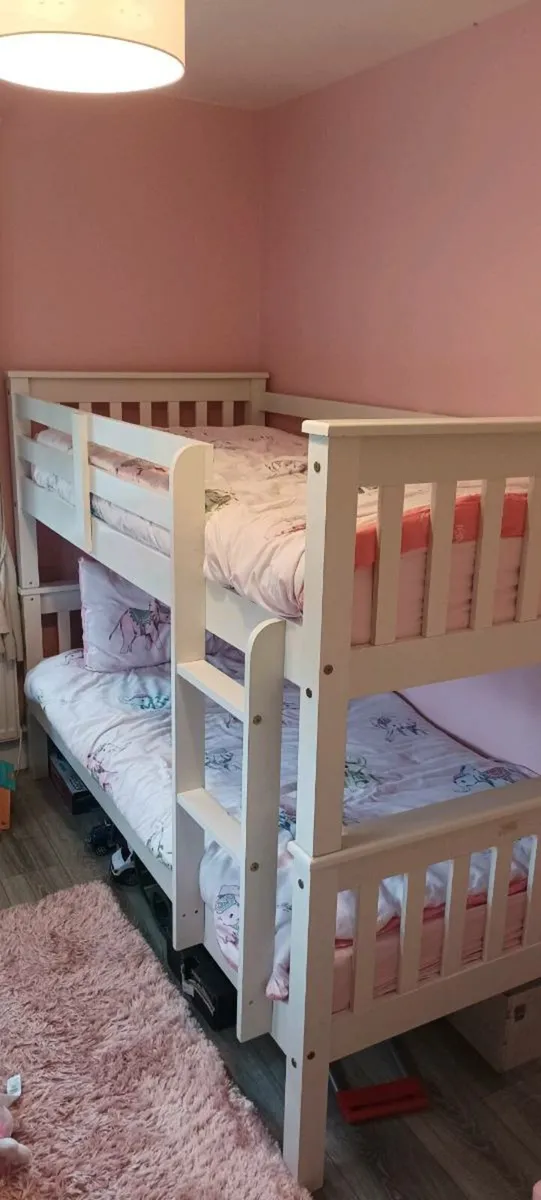 Bunk beds - Image 1