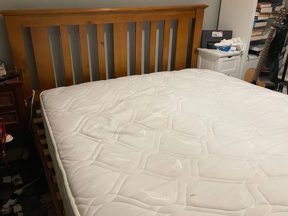 King size bed - Image 3