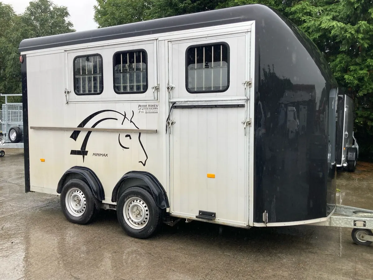 Used Cheval Liberte maxi 3 horse trailer - Image 1
