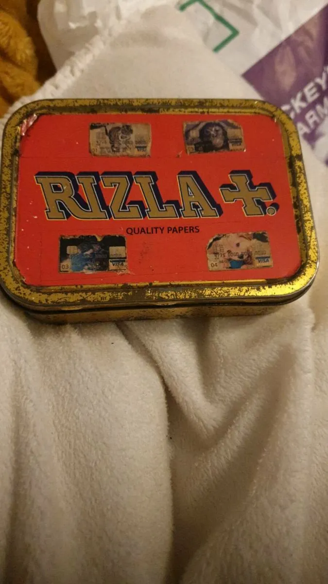 OLD VINTAGE TIN RIZLA...