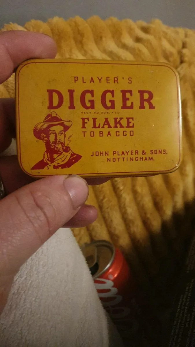 VINTAGE TIN JOHN PALYER & SONS....