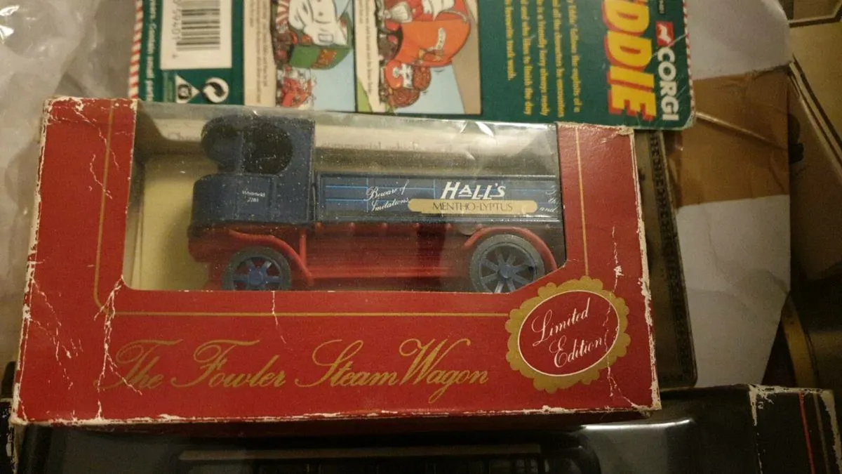 VINTAGE  OLD DIE .CAST .MODEL..HALLS.. - Image 2