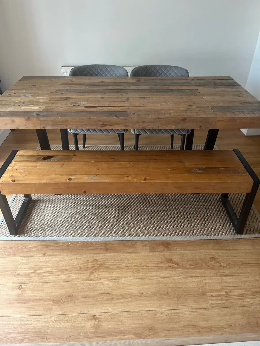 Kitchen table, bench and chairs - Image 1