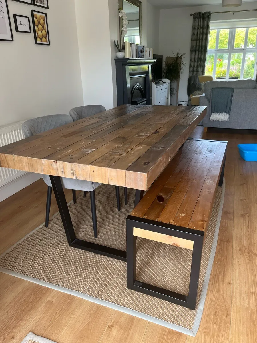 Kitchen table, bench and chairs - Image 2