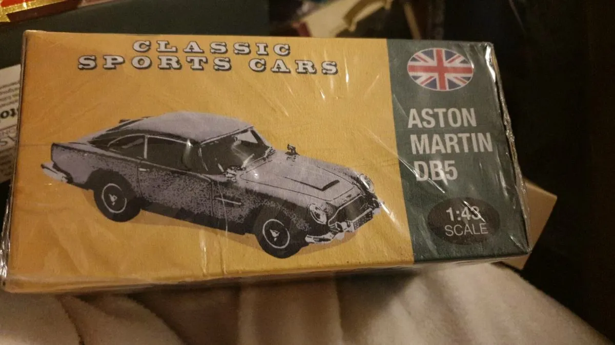 DIE.CAST MODELS..BMW ..DB5..FACTORY. SEAL .RARE... - Image 3