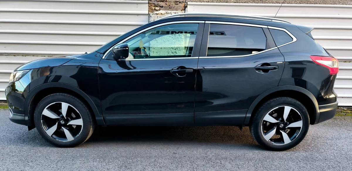 Nissan Qashqai 2017 high spec - Image 3