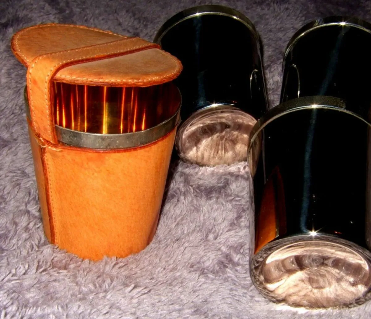 Vintage Harrods Stirrup Cups & Leather Case - Image 3