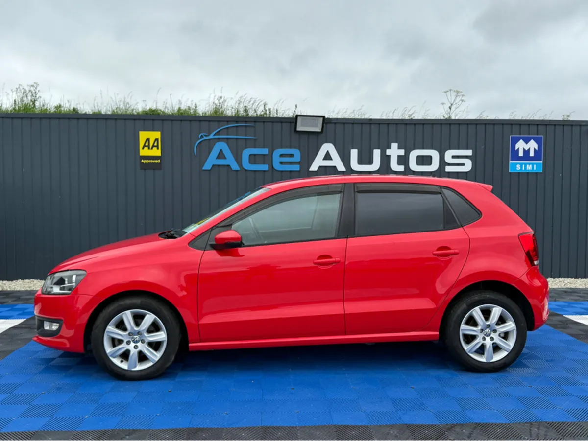 Volkswagen Polo HIGHLINE - 1.2 PETROL - AUTOMATIC - Image 4
