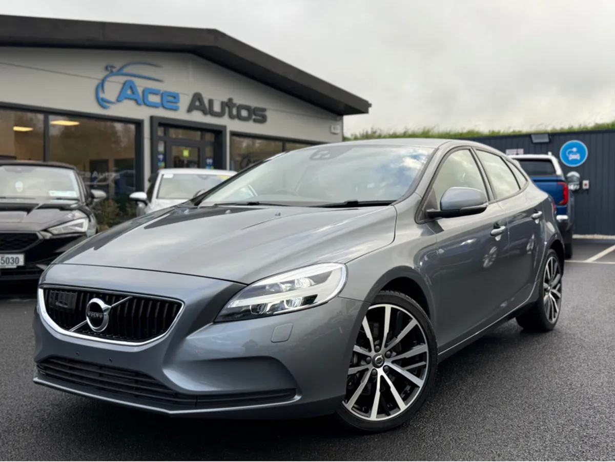 Volvo V40 DESIGN - 2.0L DIESEL - AUTO - 12M WARRAN - Image 1