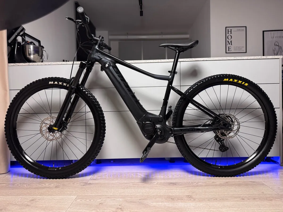 GIANT Fathom E+ 2 PRO E MTB - Image 2