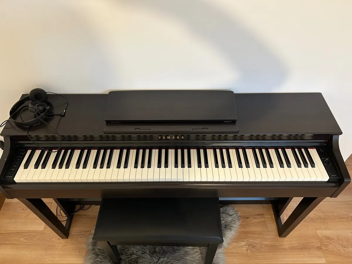 Piano Yamaha Clarinova CLP-625 - Image 3