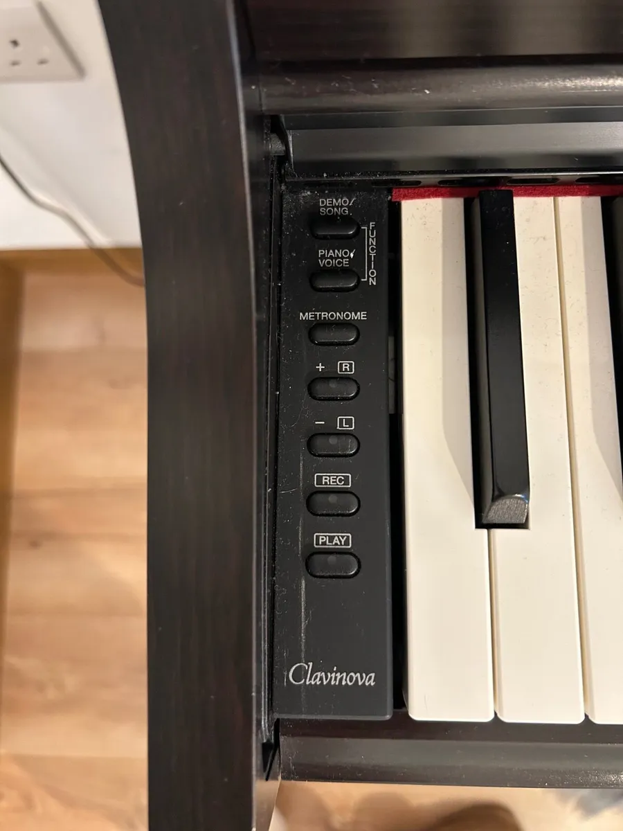Piano Yamaha Clarinova CLP-625 - Image 4