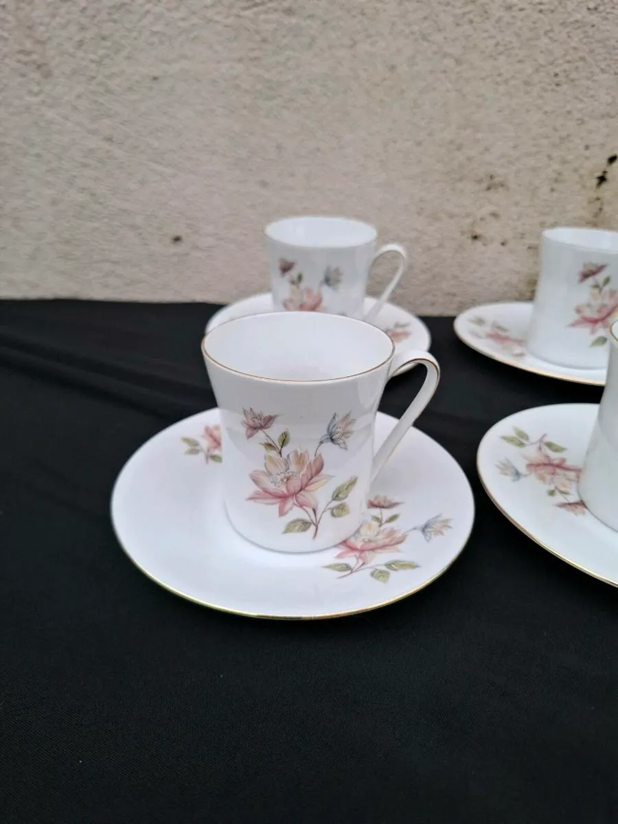 6 china tea cups and saucers postage possible - Image 2