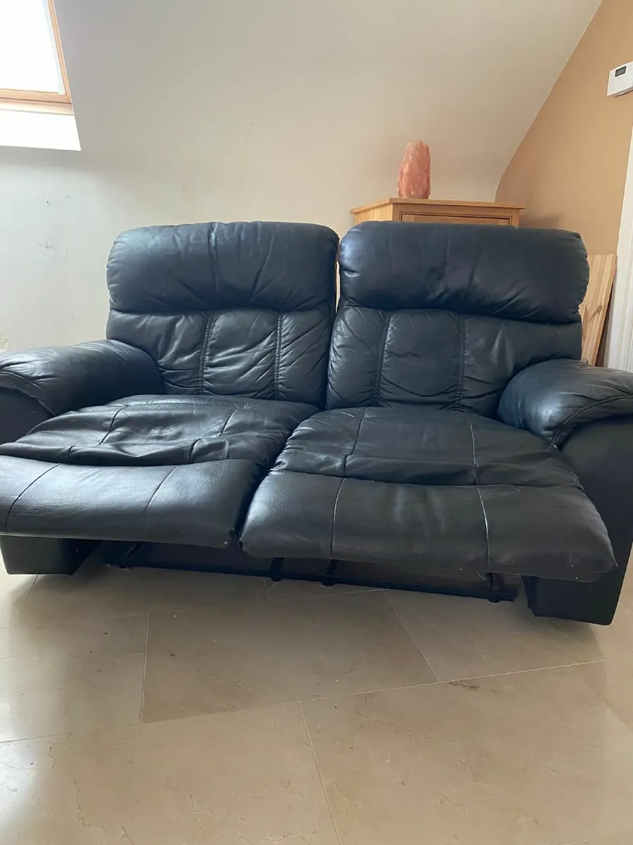 couch - Image 2