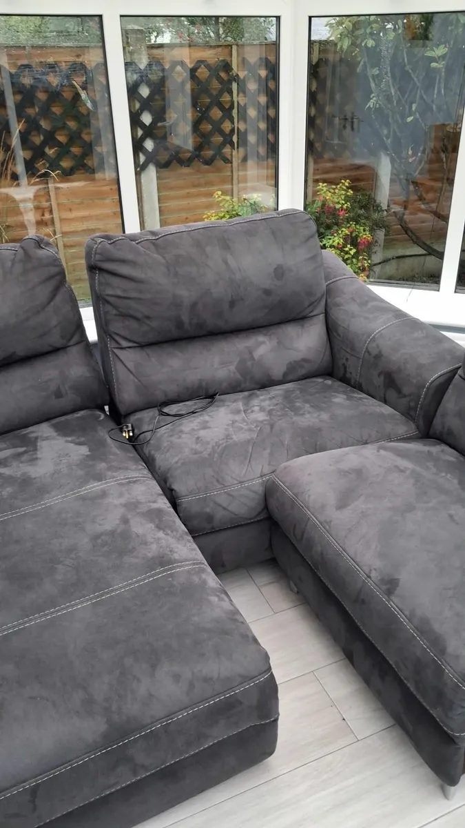 Couch - Image 4