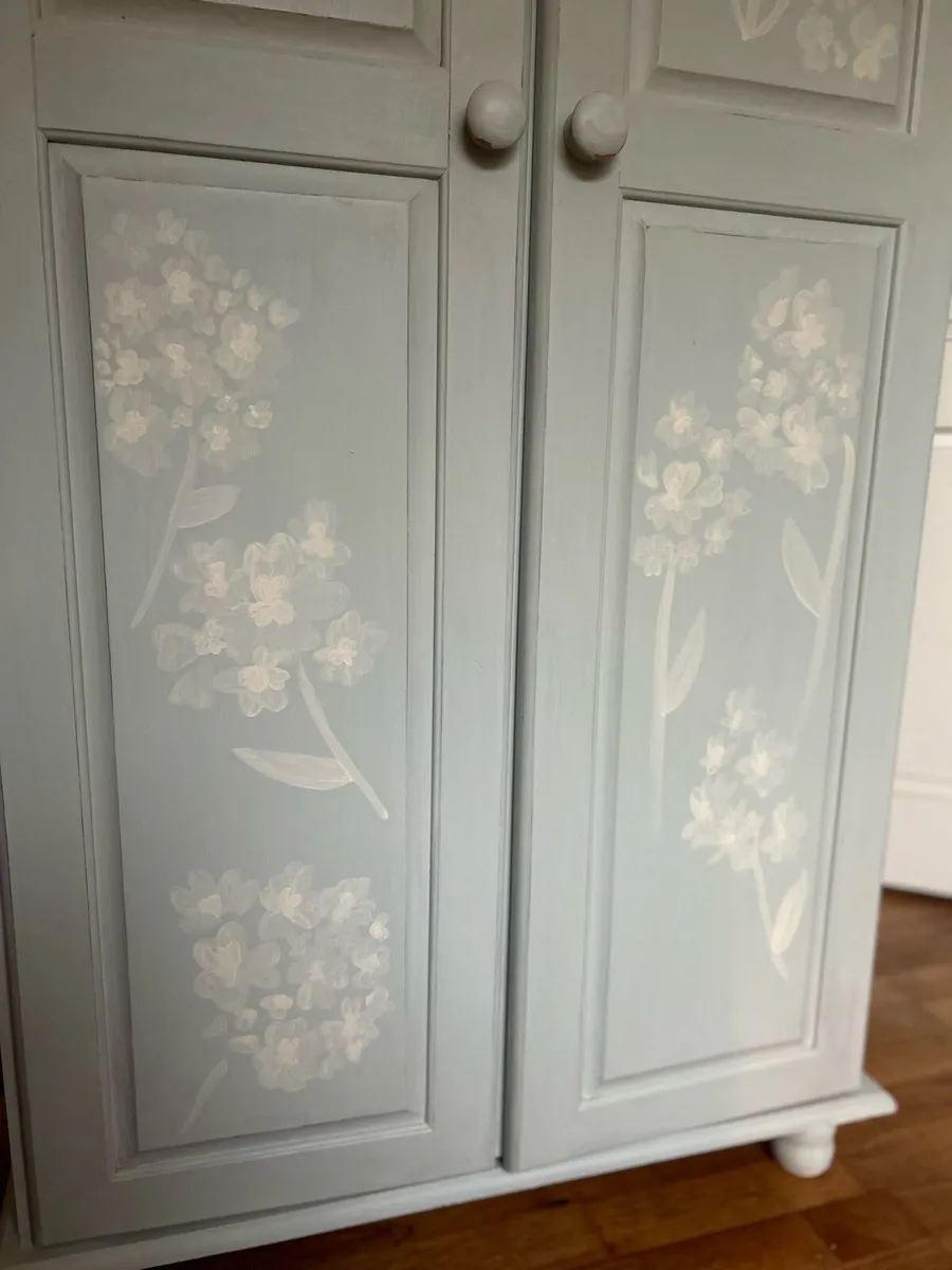 Wardrobe - Image 4