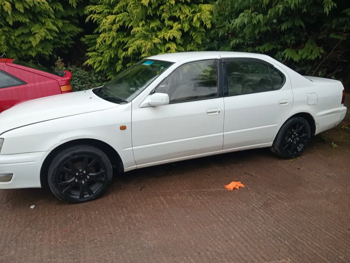 Toyota Camry  97 2.2td auto - Image 1