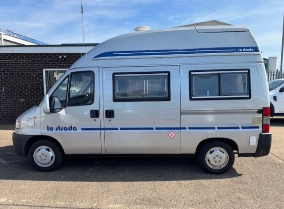 Fiat Ducato TDi  Camper Van  la Strada - Image 3