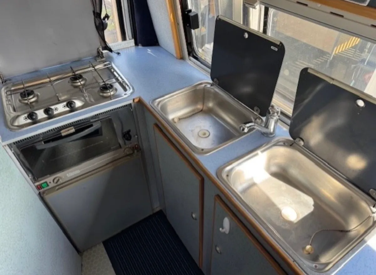 Peugeot boxer TDi  Camper Van  la Strada - Image 4