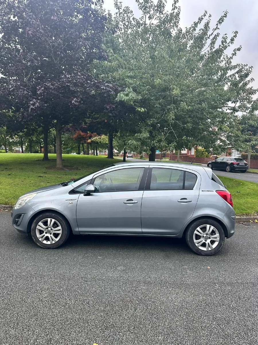 Opel Corsa 2011 - Image 2