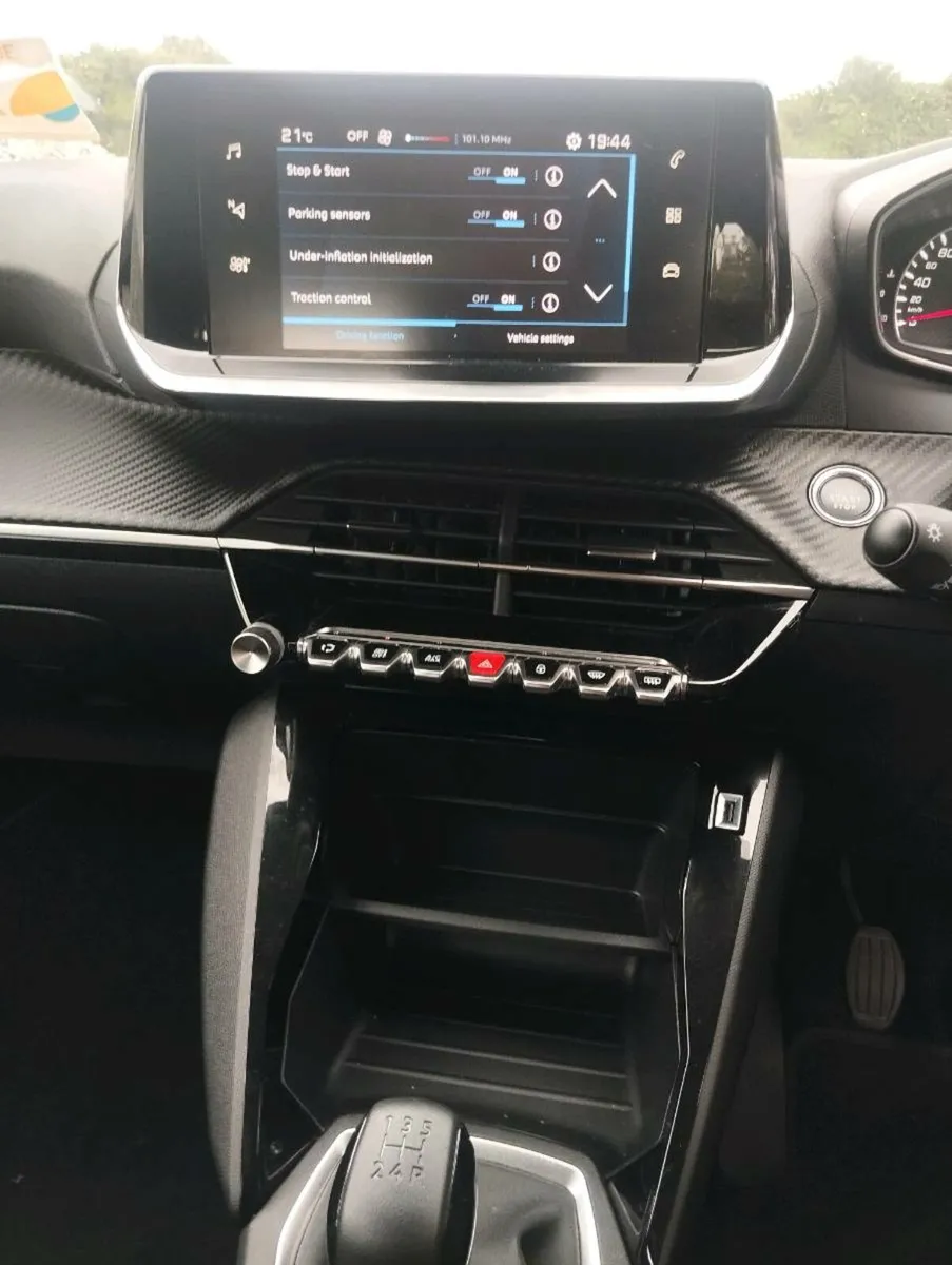 Peugeot 208 active - Image 3