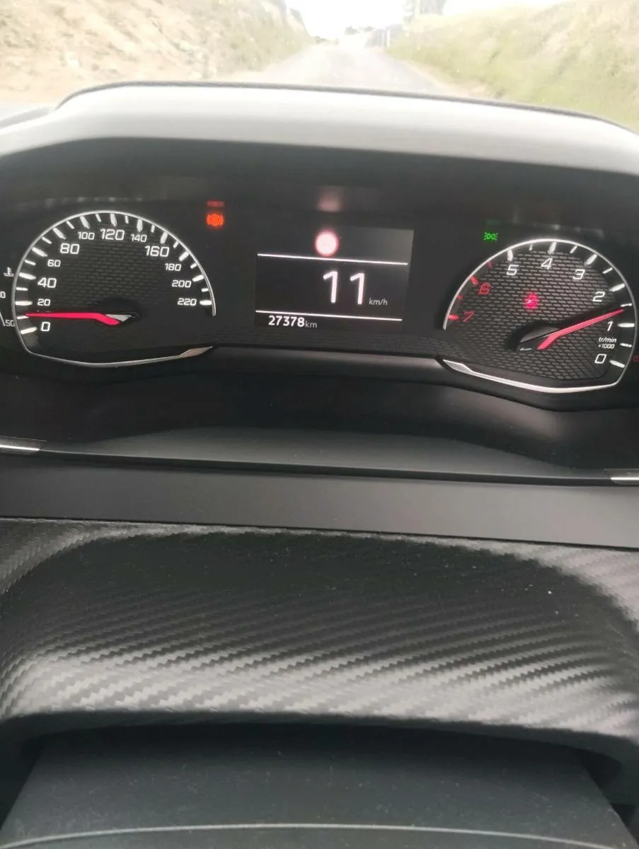 Peugeot 208 active - Image 4