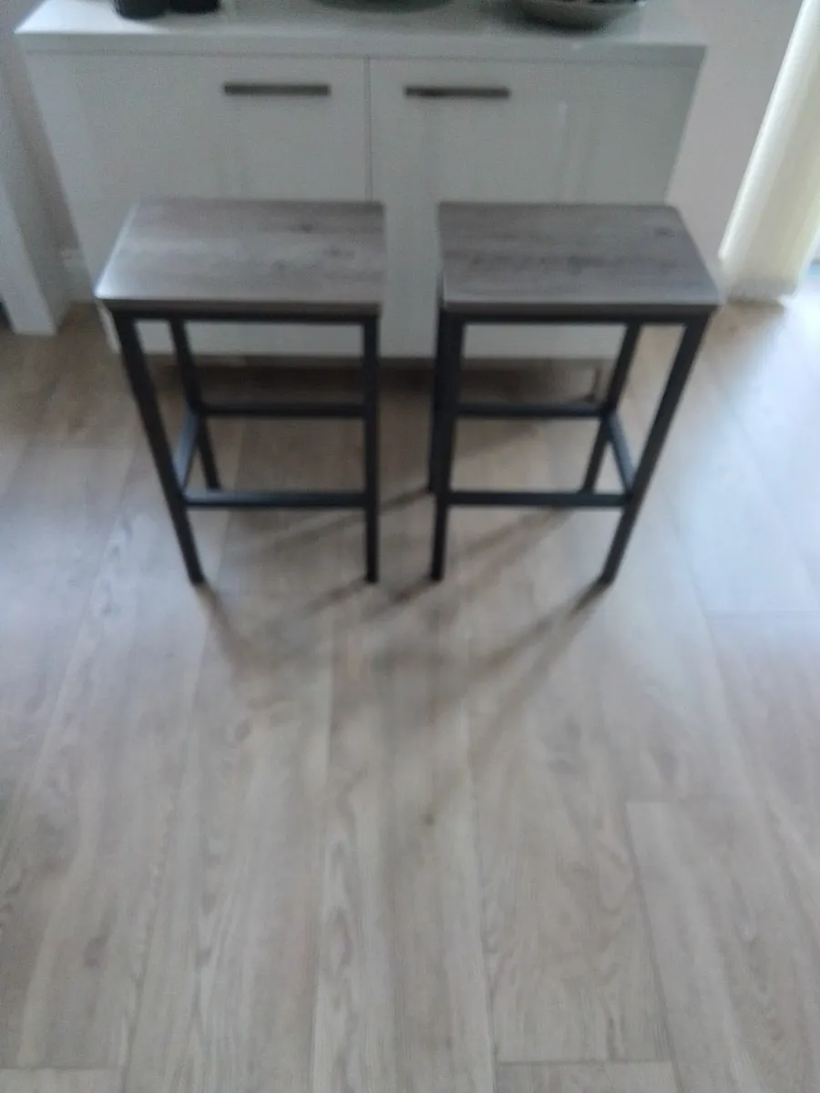 2 high stools - Image 2
