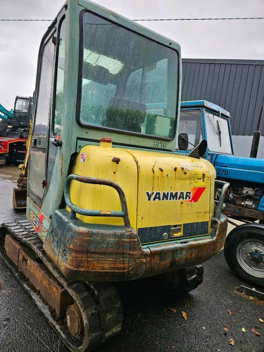 Yanmar mini digger - Image 2