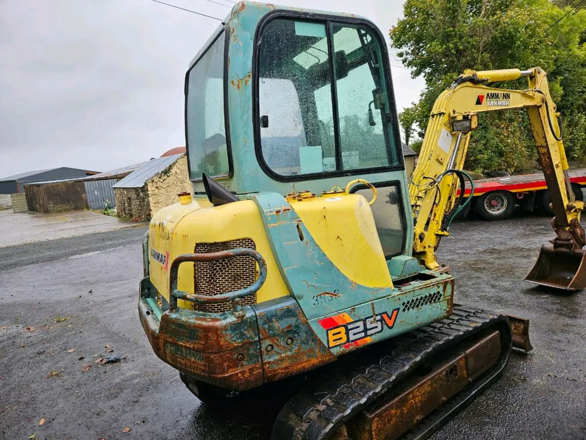 Yanmar mini digger - Image 3