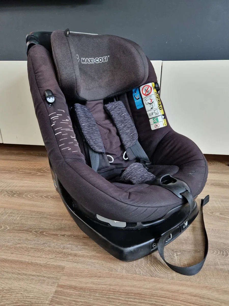 MAXI-COSI i-Size Swivel Car Seat - Image 1