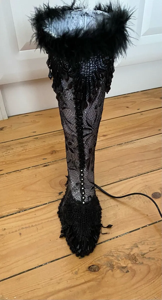 NEW Lamp in the shape of a Boot, in-line switch - Image 4