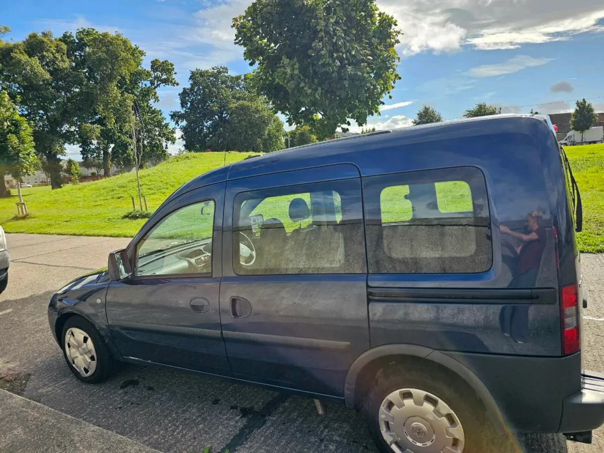 Vauxhall Combo Wheelchair Accessible Vehicle - Image 4