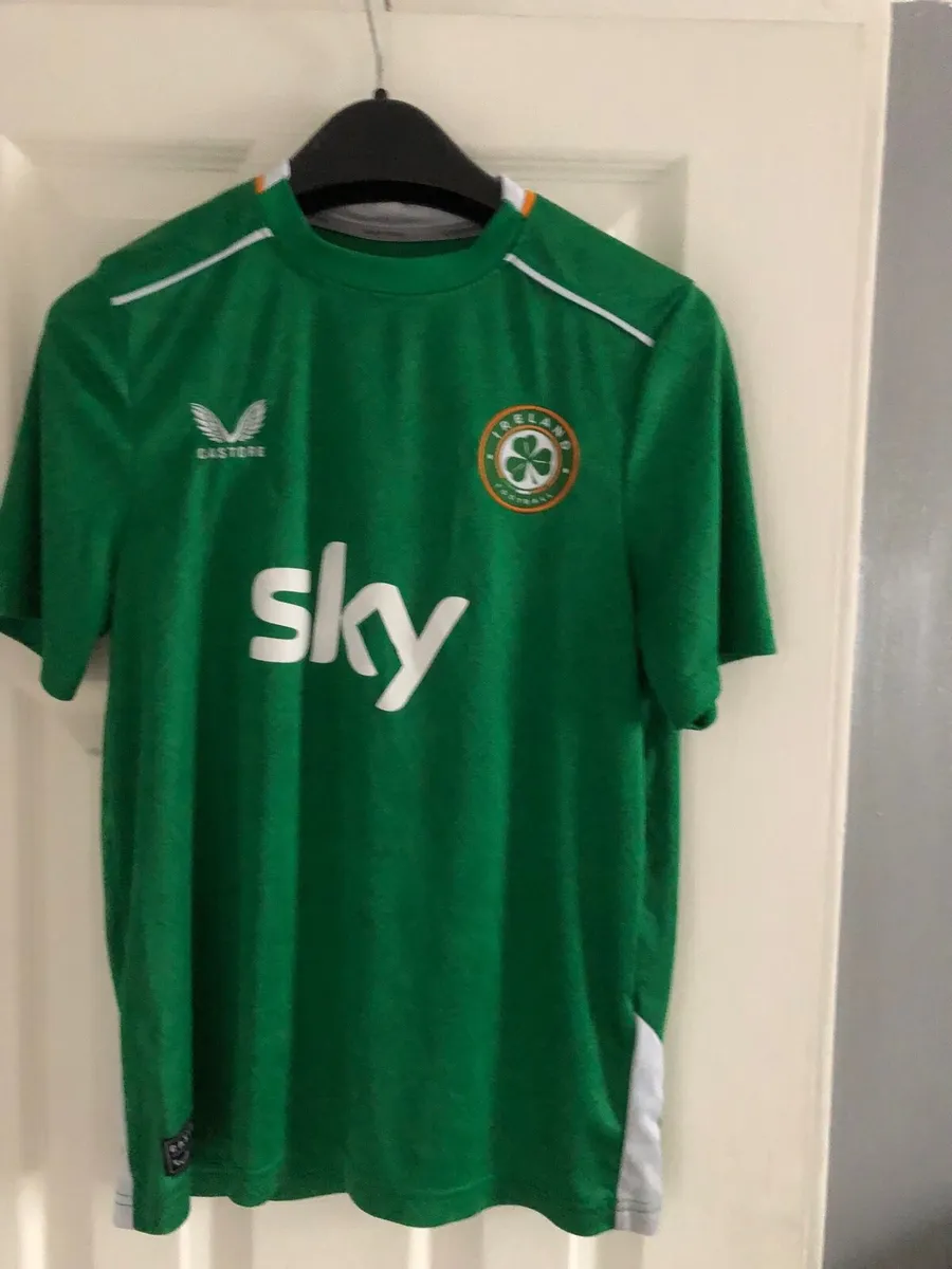 Boys / Girjs Ireland jersey age 12 €20 - Image 4