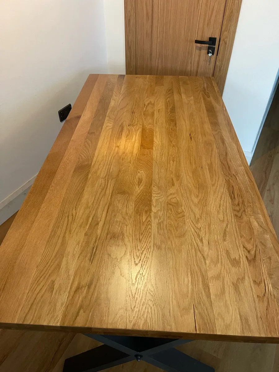 Dinning table - Image 1