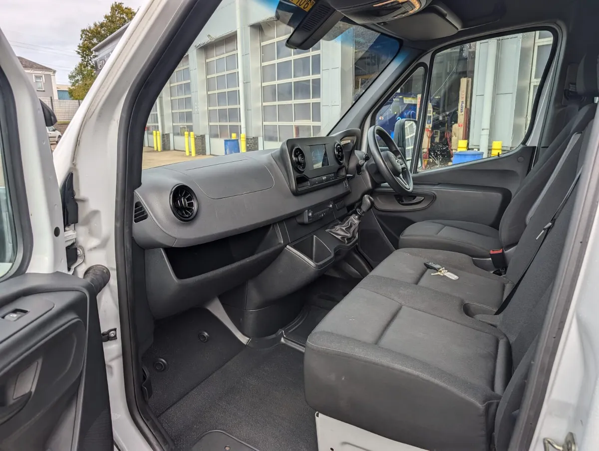 Mercedes-Benz Sprinter 2021 - Image 4