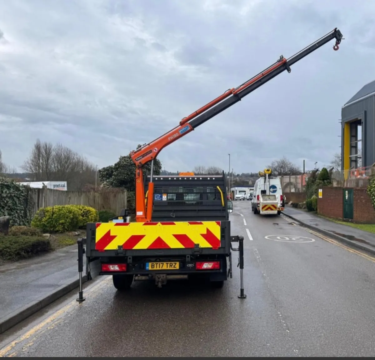 FORD TRANSIT Dropside 2.0 350 PH-180 CRANE - Image 3