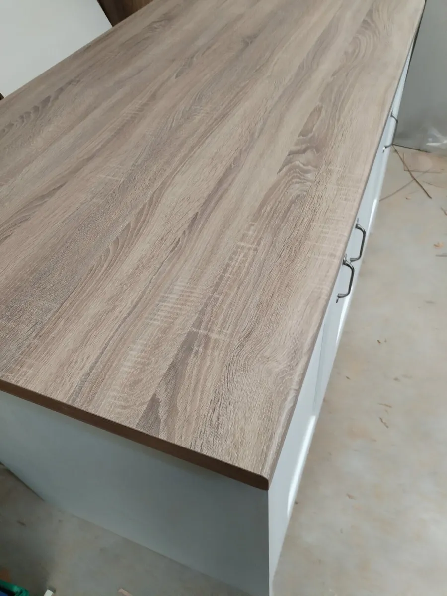 Kitchen island - Image 2
