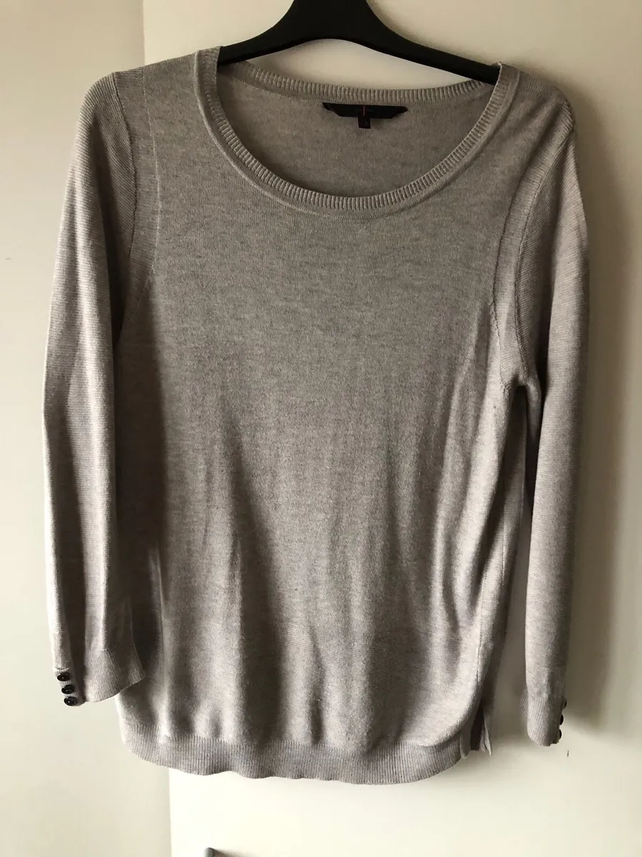 Ladies designer jumper size 12 €10 - Image 1