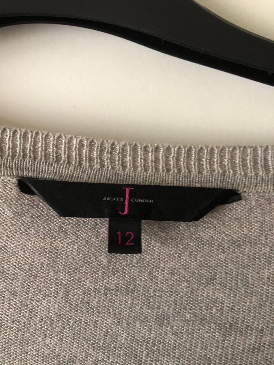 Ladies designer jumper size 12 €10 - Image 3