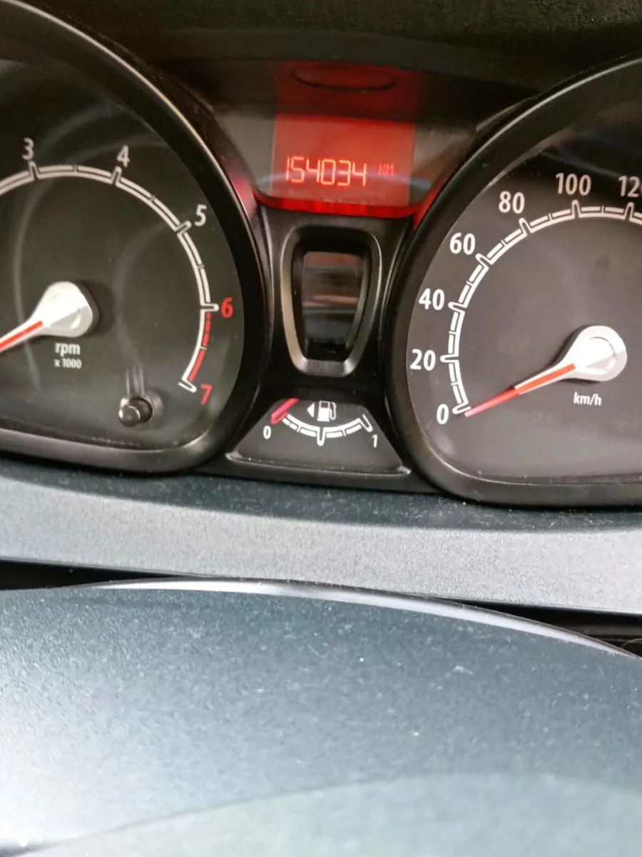 Ford Fiesta 1.2 petrol - Image 2
