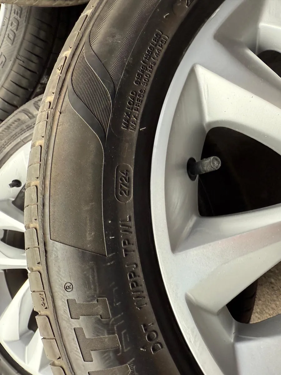 Ford Focus Alloy Wheels & Tyres 205/55R16 - Image 3