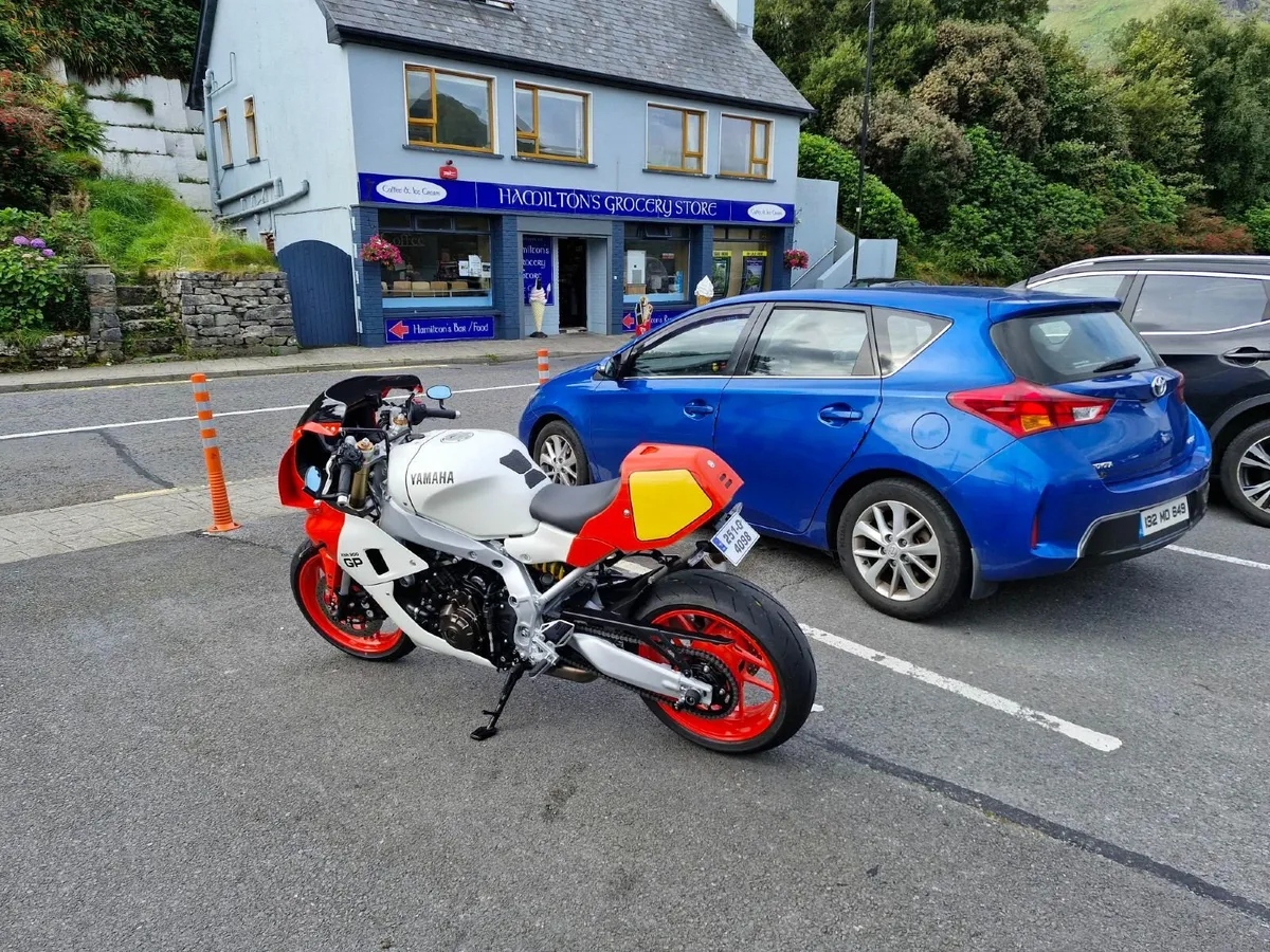251 Yamaha XSR900GP - as new not run in - Image 2