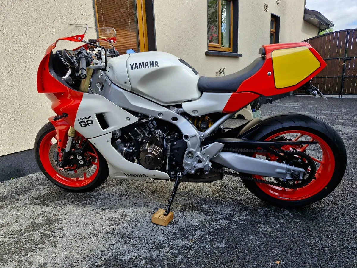 251 Yamaha XSR900GP - as new not run in - Image 3