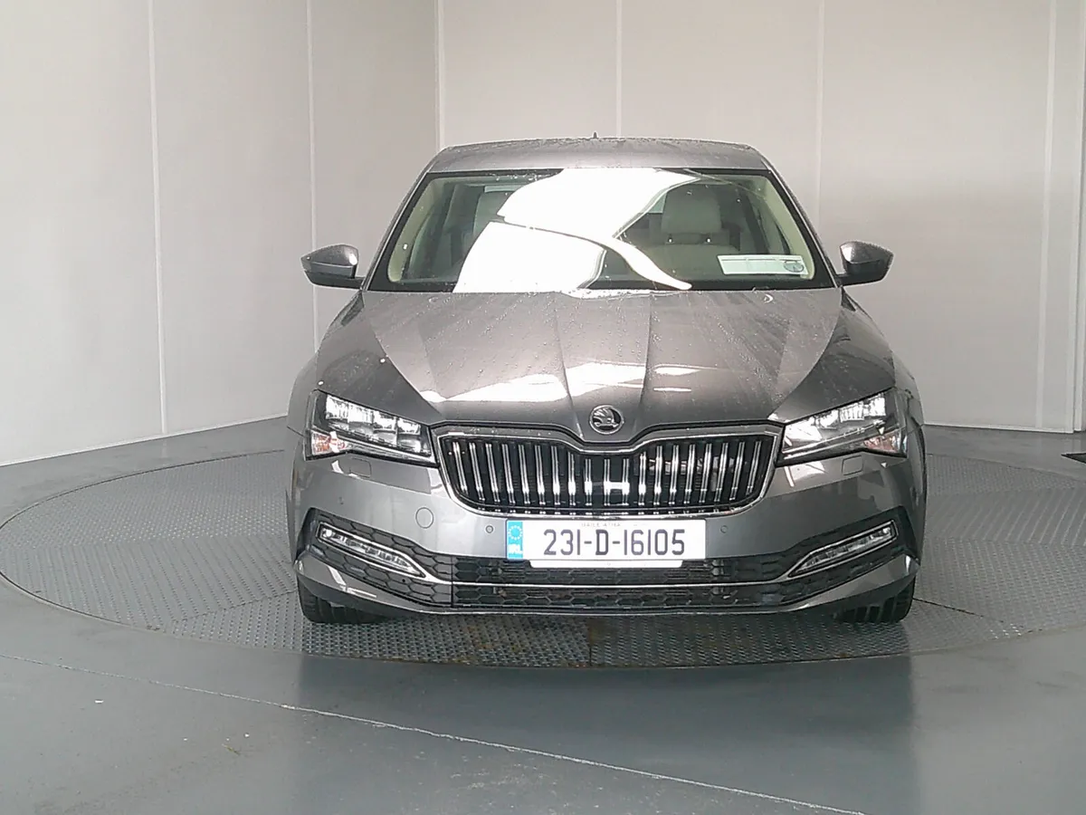 Skoda Superb 2023 - Image 2