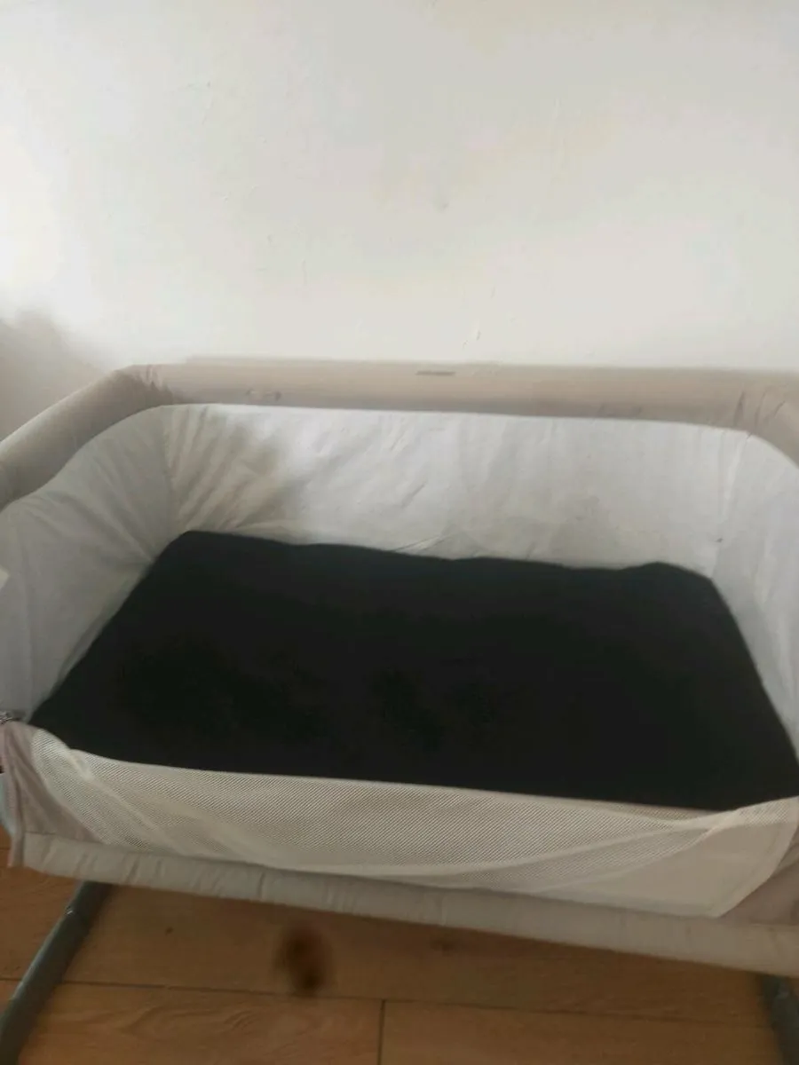 Baby items nursery jumperoo/rocker/bath tub /crib - Image 3