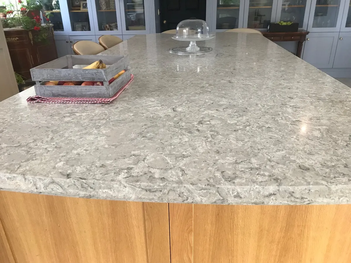 Quartz worktop  10ft X. 4ft 5 in - Image 3