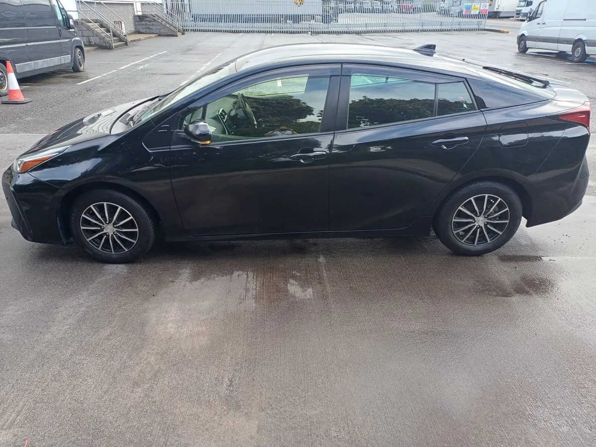 Toyota Prius Hybrid 2021 - Image 4