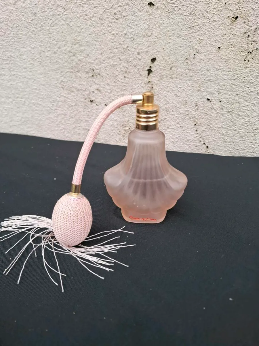 Vintage glass perfume bottle postage possible