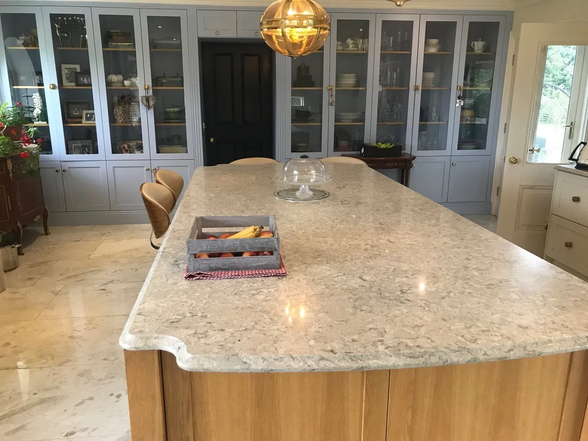 Quartz worktop  10ft X. 4ft 5 in - Image 1